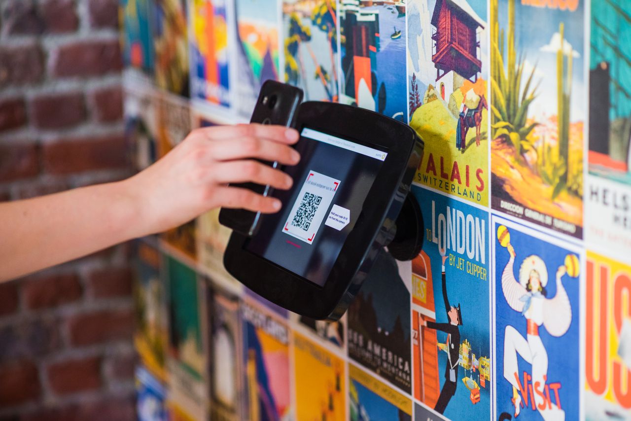 QR Code Menu Ordering: Menu-Only vs Order-and-Pay