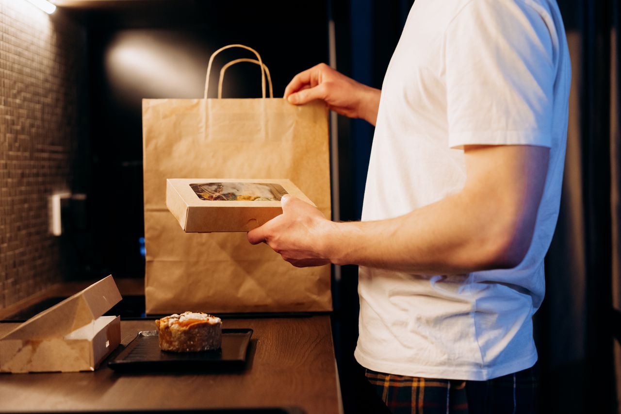 Just Eat vs Uber Eats vs Deliveroo: Fees for UK Restaurants